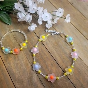 Beautiful Matching Flower Necklace and Bracelet.